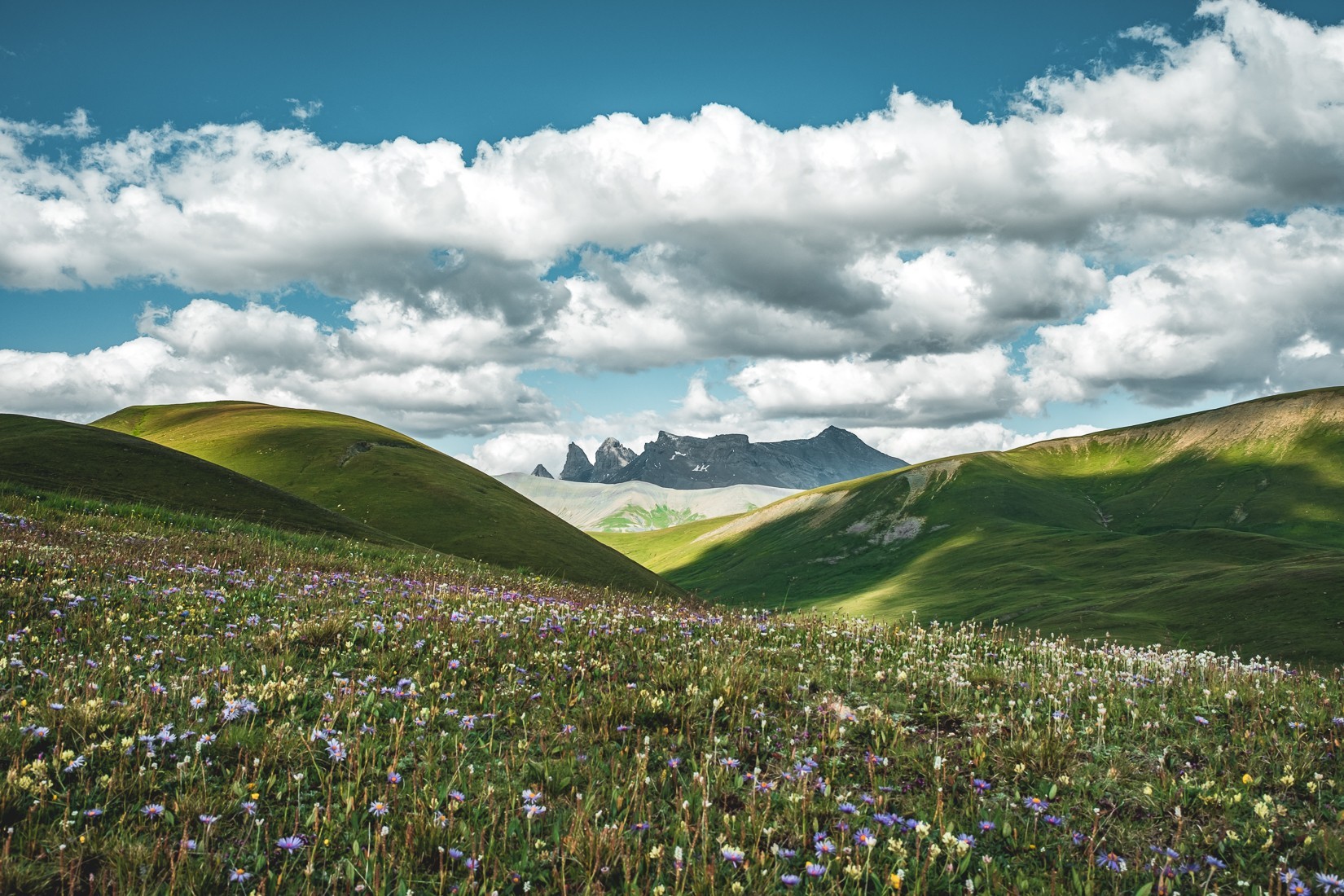 Les aiguilles d'Arves depuis le plateau d'emparis